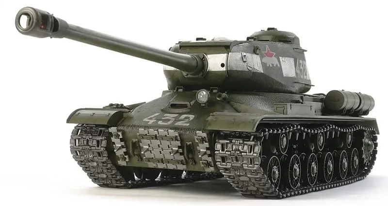 Olive green RC model of a Soviet heavy tank with a red star and the number 432 on its turret