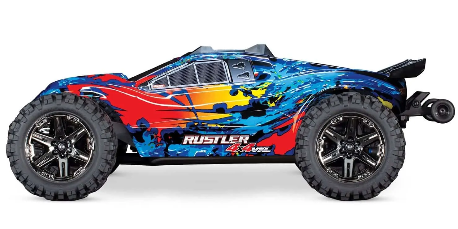 Traxxas Rustler with a red and blue body